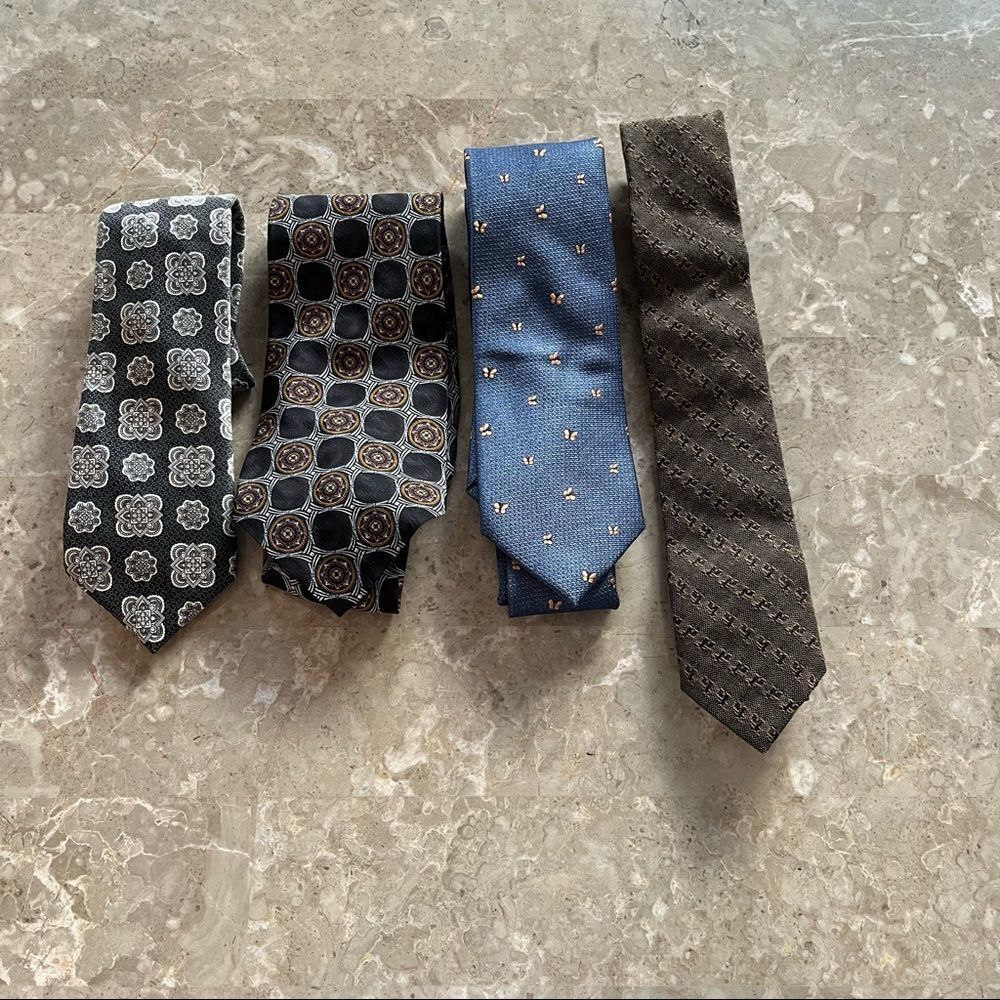COPY - 4 mens ties in excellent condition 4/$30